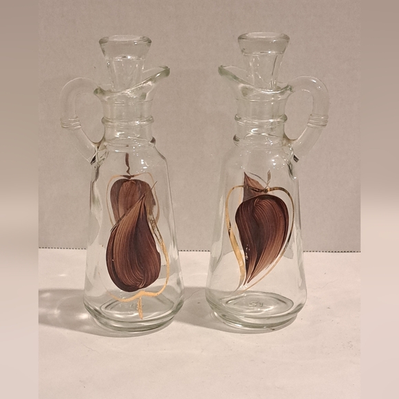 Anchor hocking cruet set.  Brown leaves with a gold border. - Picture 1 of 10